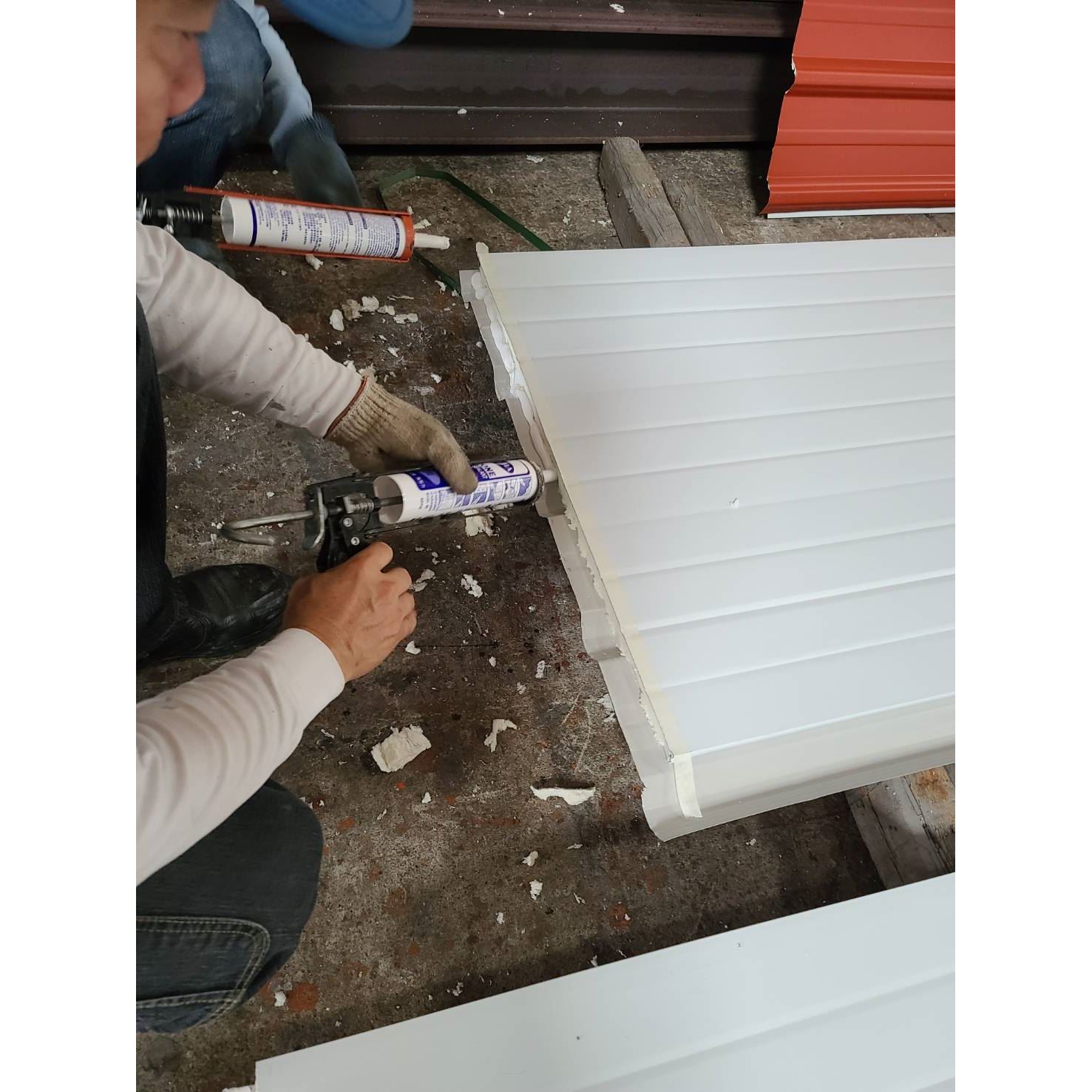 屋頂修繕－雙層不銹鋼直浪鋼瓦＋PU發泡防熱