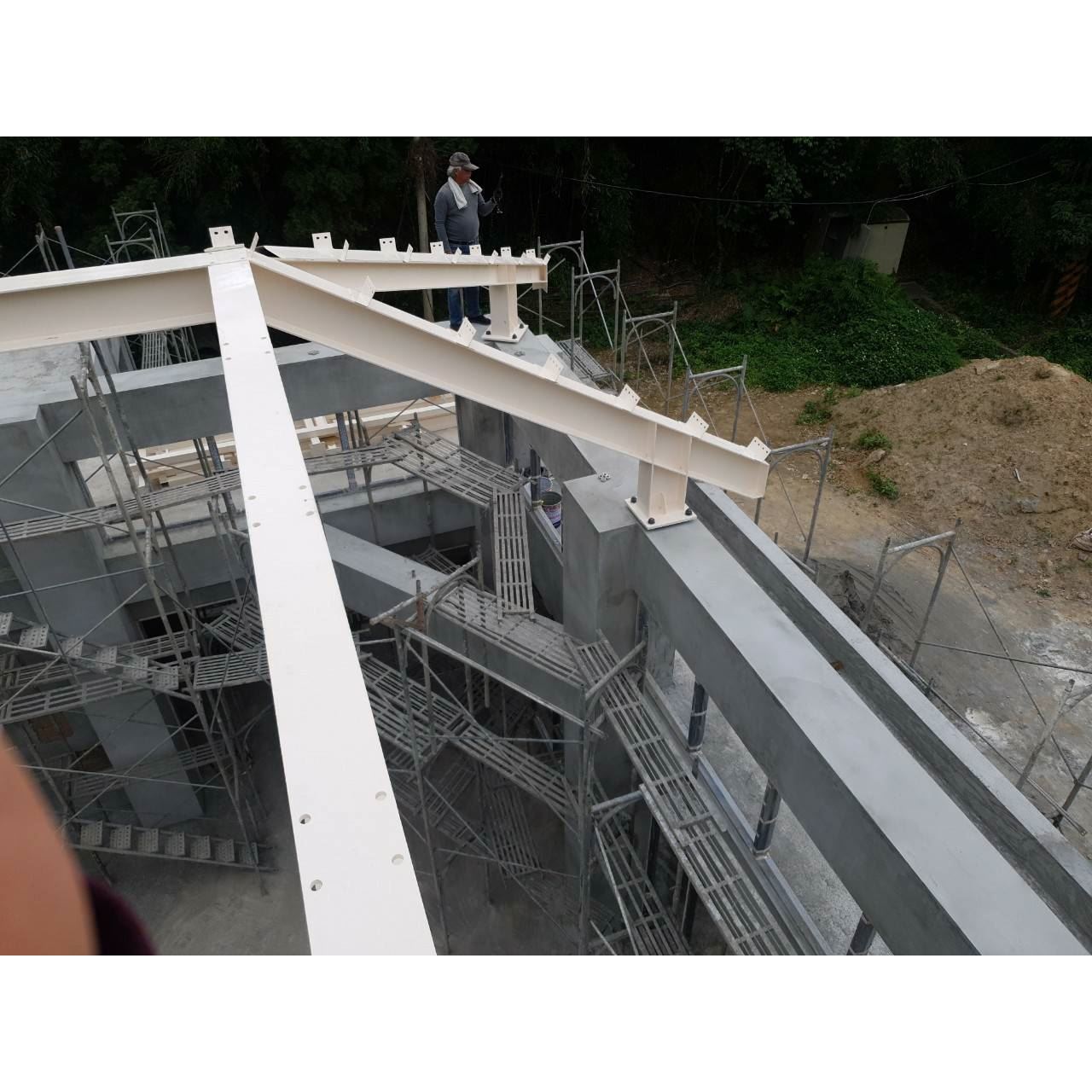 泗水鋼構加屋頂防熱鋼瓦