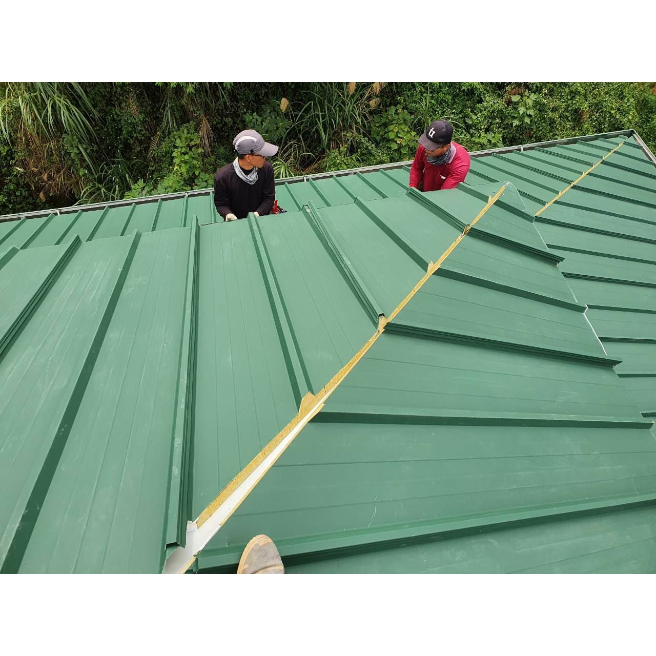 泗水鋼構加屋頂防熱鋼瓦