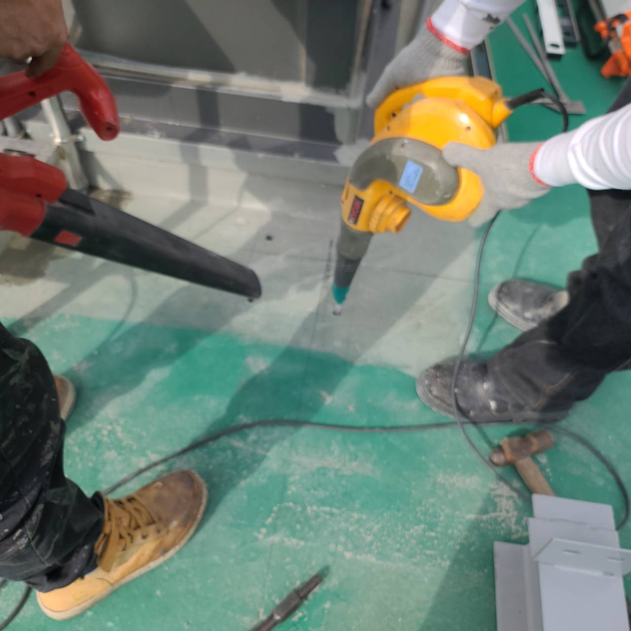 信邦科技公司休息區鐵皮屋製作