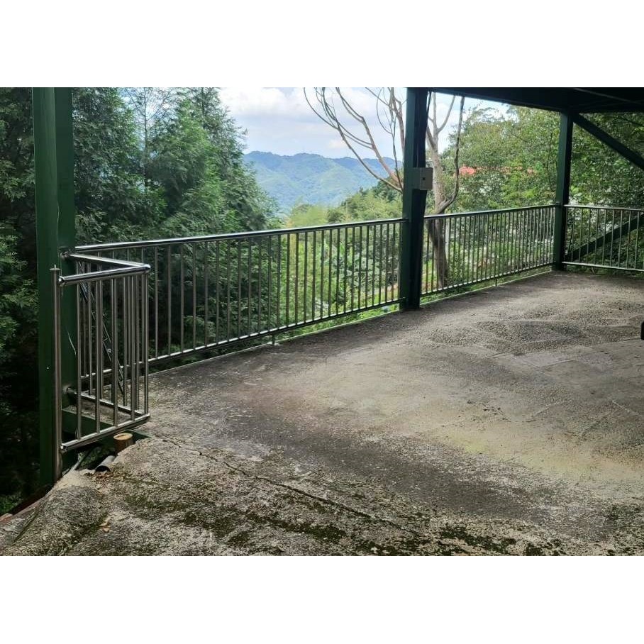 大湖某山莊不銹鋼坡道欄杆及大門工程