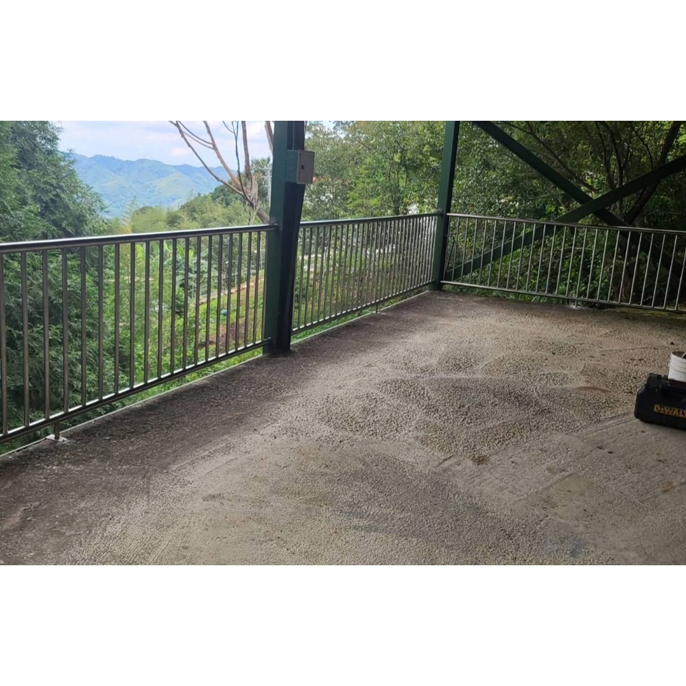 大湖某山莊不銹鋼坡道欄杆及大門工程