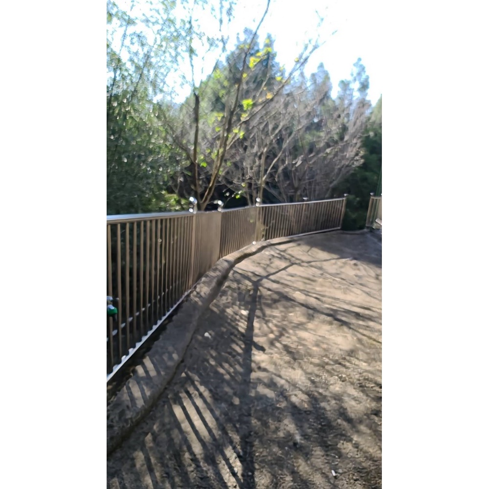 大湖某山莊不銹鋼坡道欄杆及大門工程