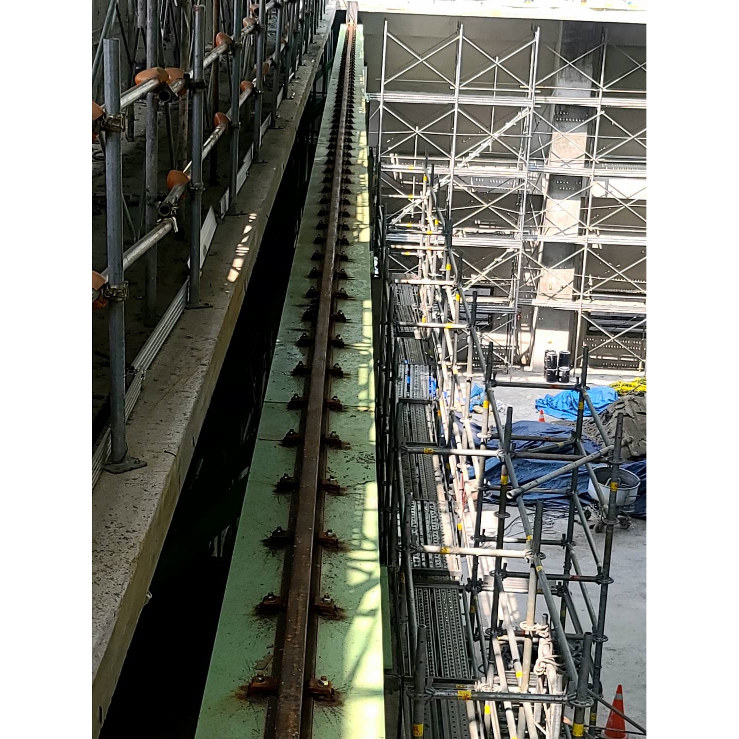 通霄發電廠重件倉庫-鋼構及天車和屋頂工程