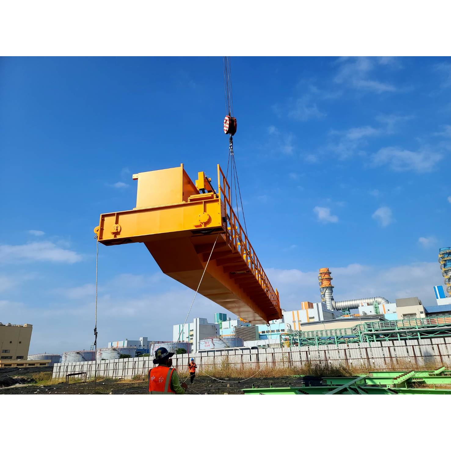 通霄發電廠重件倉庫-鋼構及天車和屋頂工程