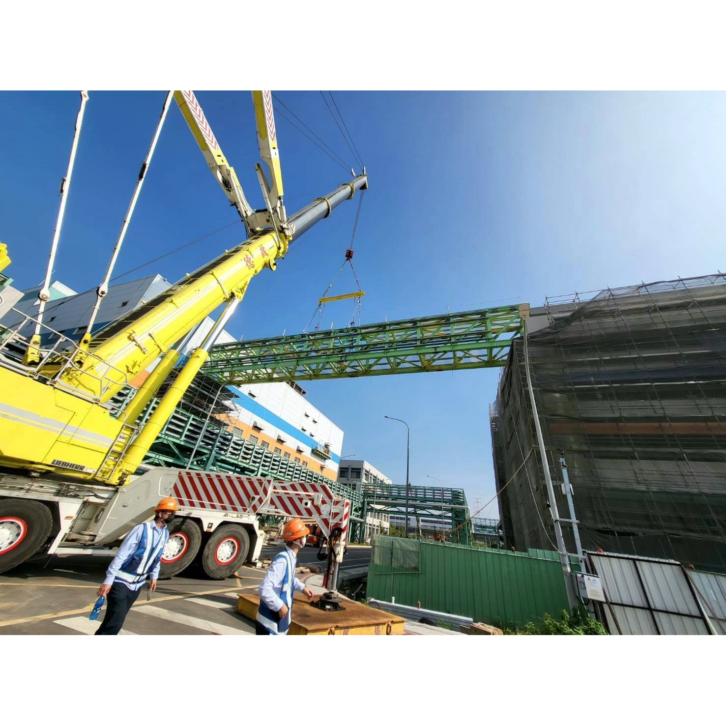 通霄發電廠30米高長40米60噸空橋工程