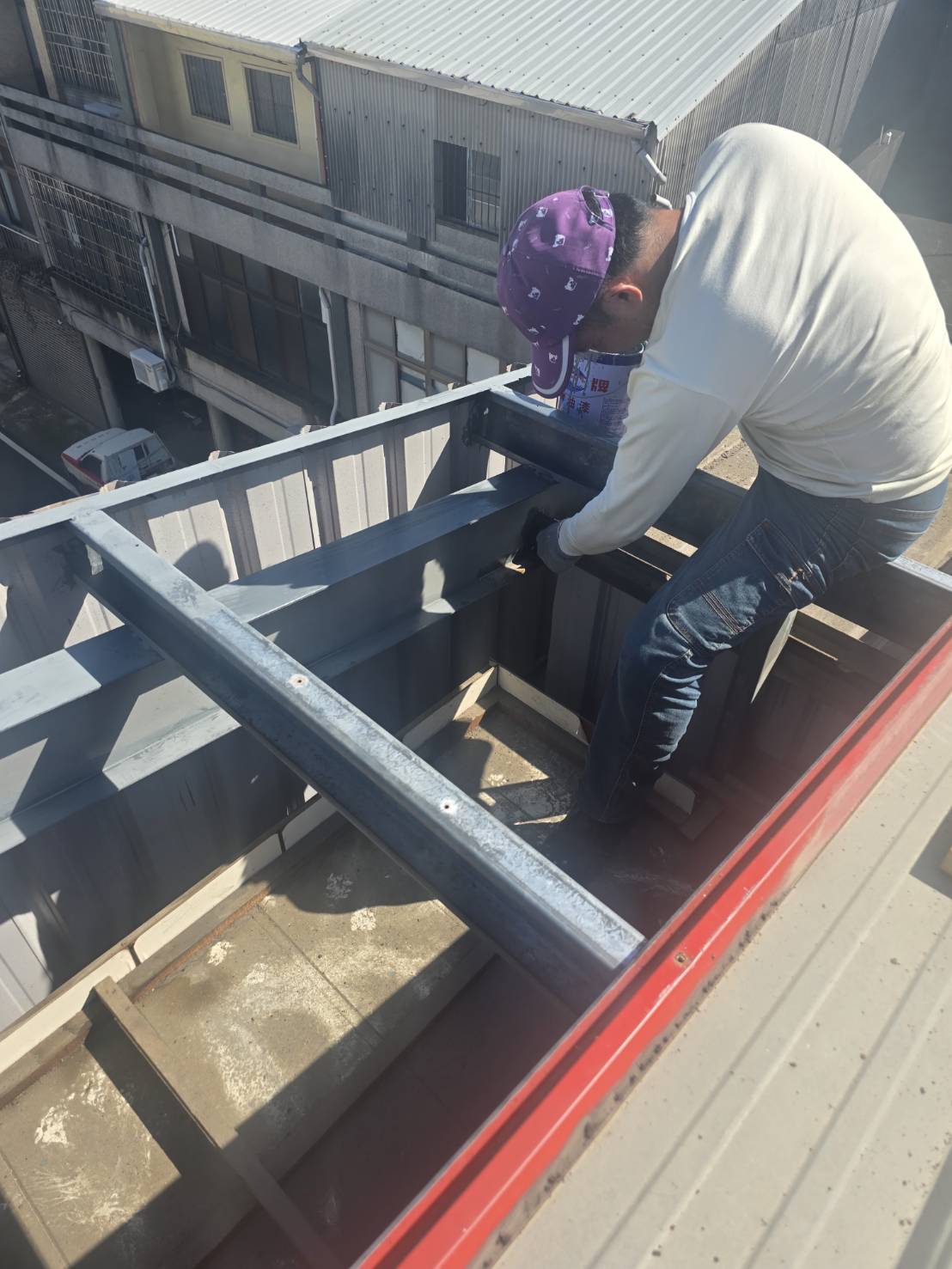 苗栗維祥街頂樓屋面瓦更換工程施作