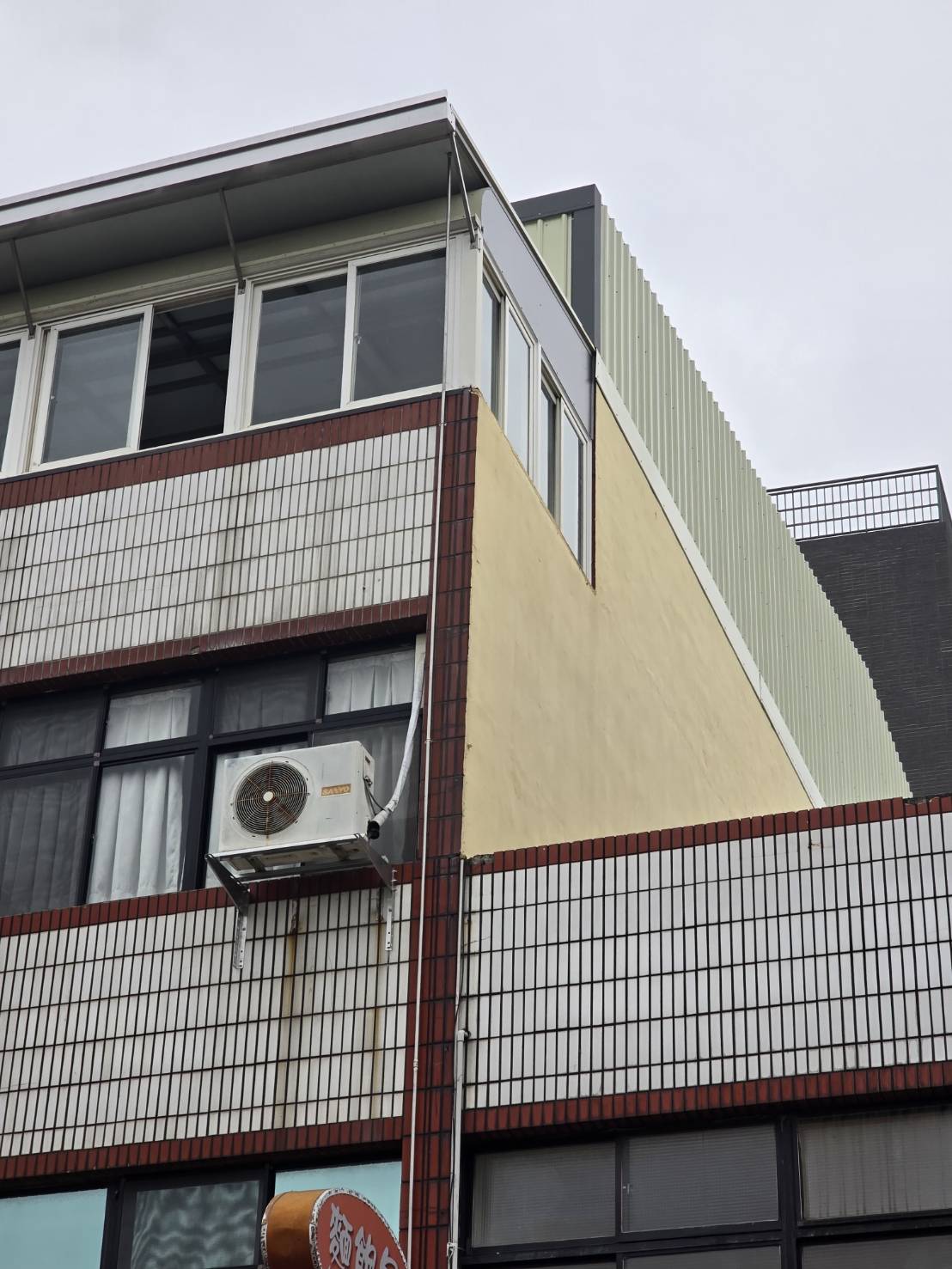 苗栗正發路樓頂加蓋及外牆粉刷彈性水泥漆工程