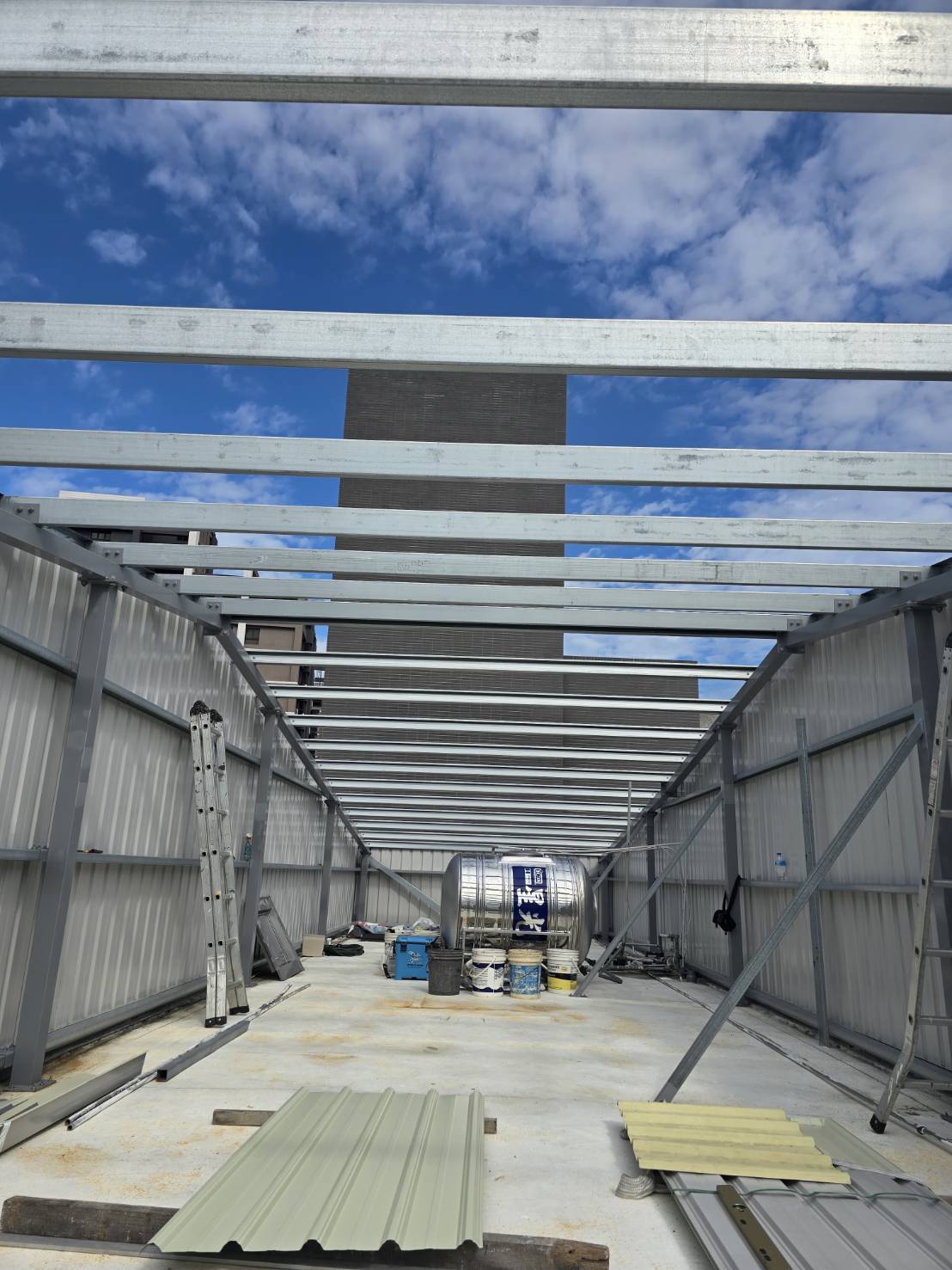 苗栗正發路樓頂加蓋及外牆粉刷彈性水泥漆工程