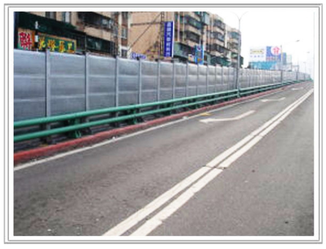 裝設於道路之隔音牆