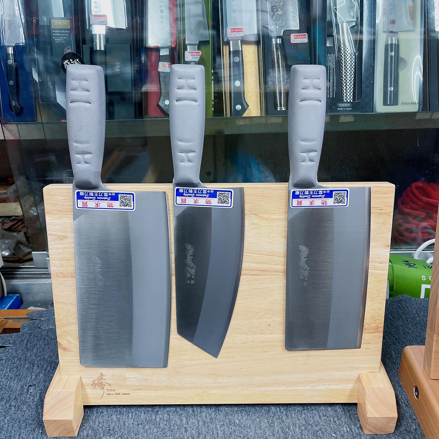 【臻】單層磁性吸力實木刀座(可放4把刃長21cm內主廚刀)