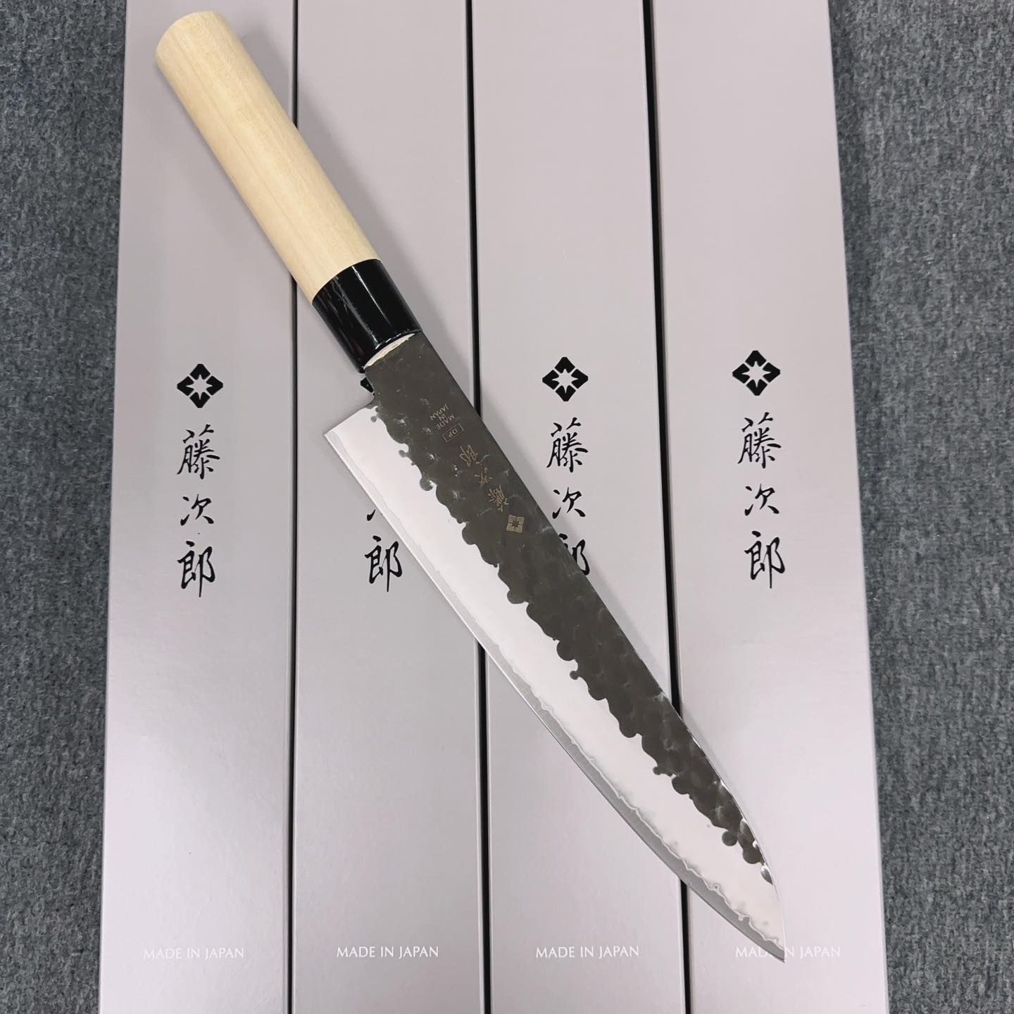 藤次郎-鎚目DP牛刀240mm