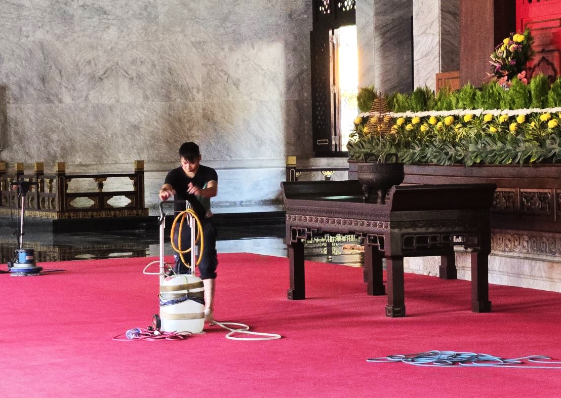 忠烈祠地毯清洗-潔聖環保清潔社