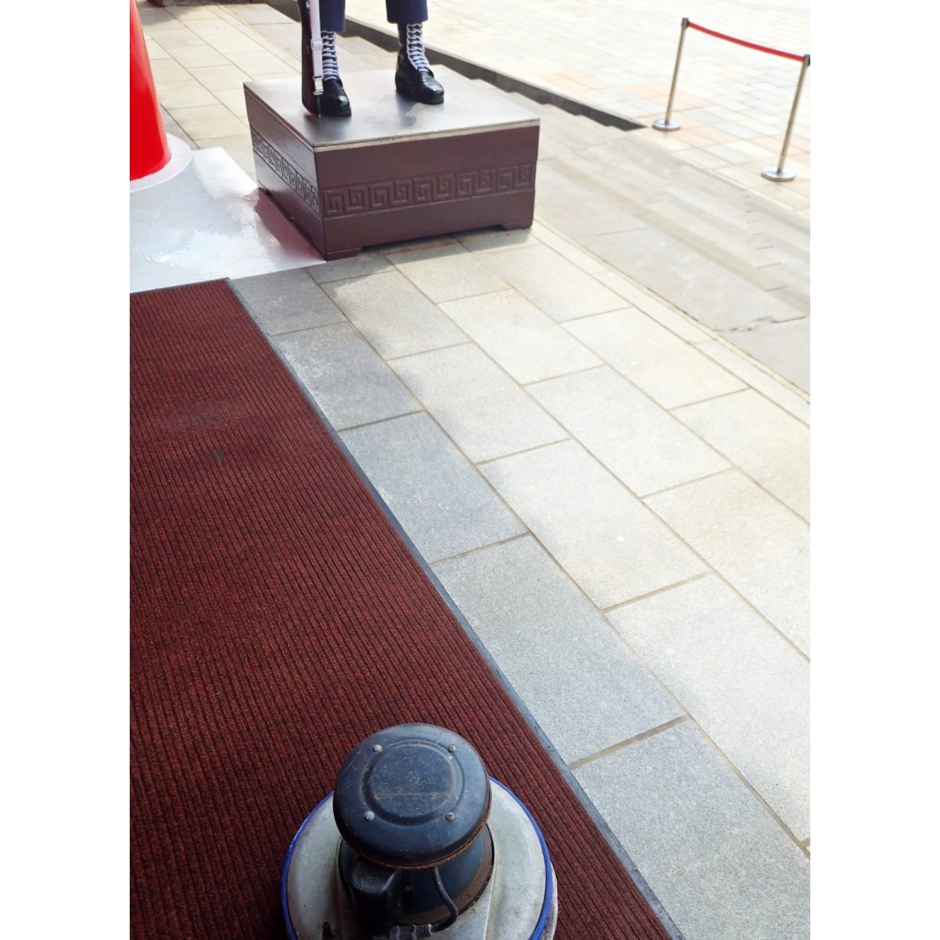 忠烈祠地毯清洗-潔聖環保清潔社