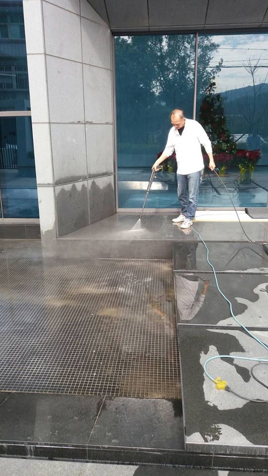 店門路面走廊清洗-潔聖環保清潔社