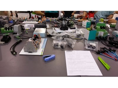 菲尼克斯有限公司-undefined