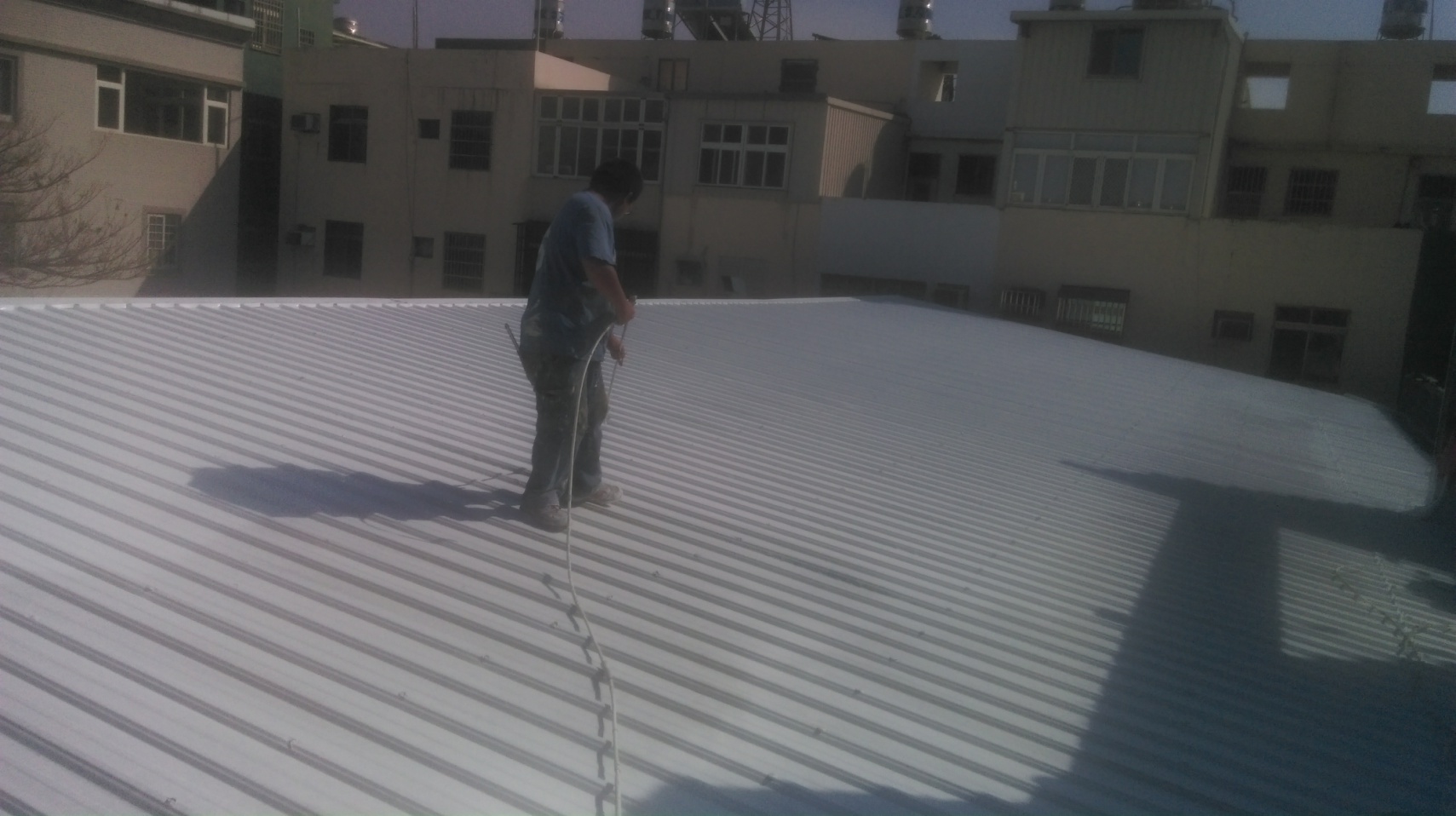 鐵皮隔熱漆噴塗