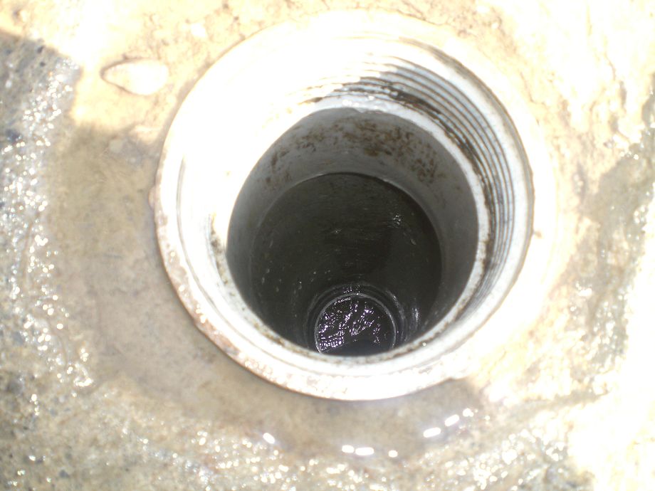 抽加油站的化糞池