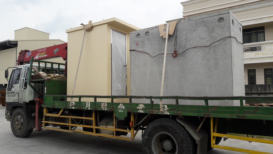 流動廁所運送