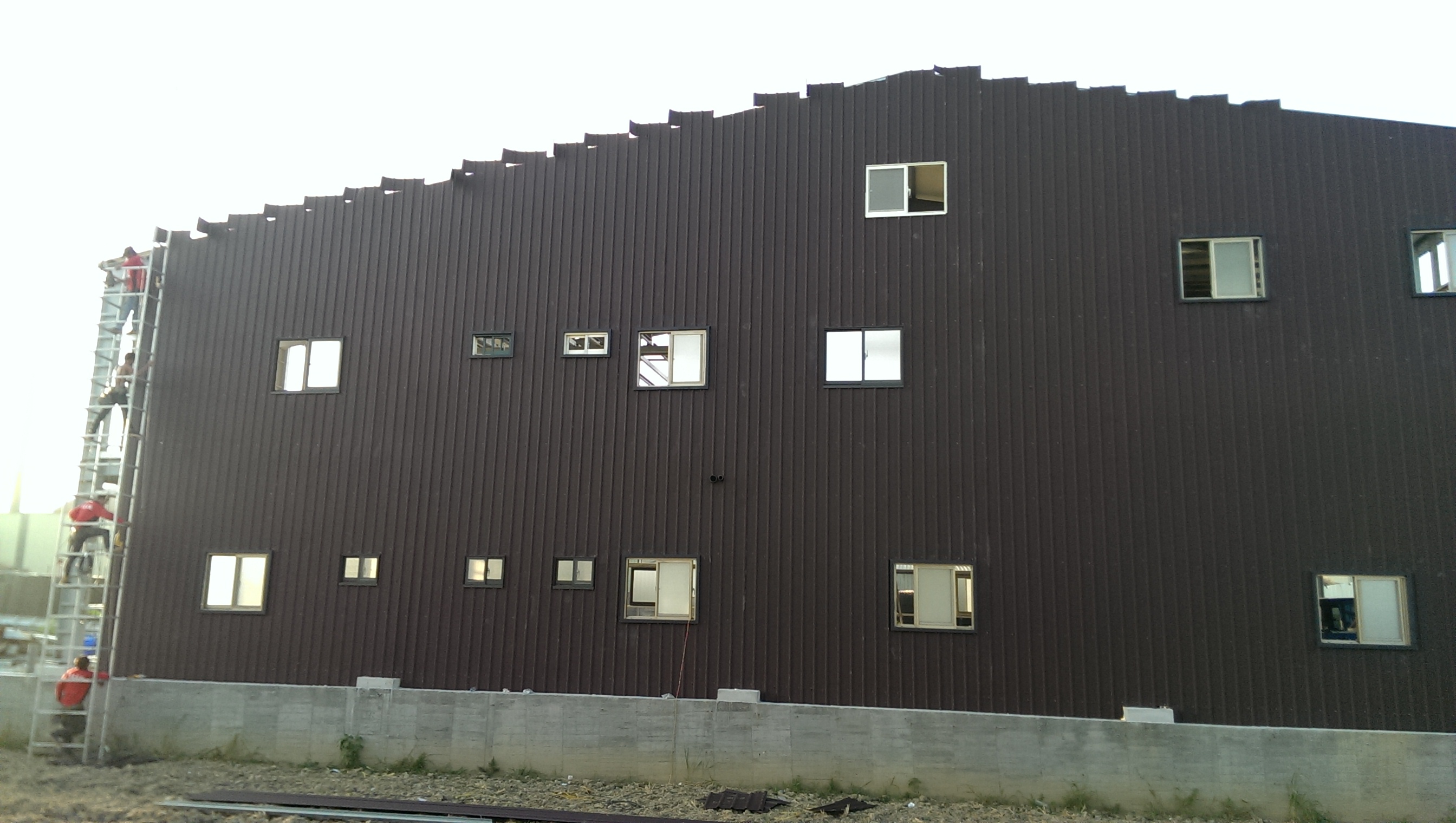 咖啡色烤漆浪板