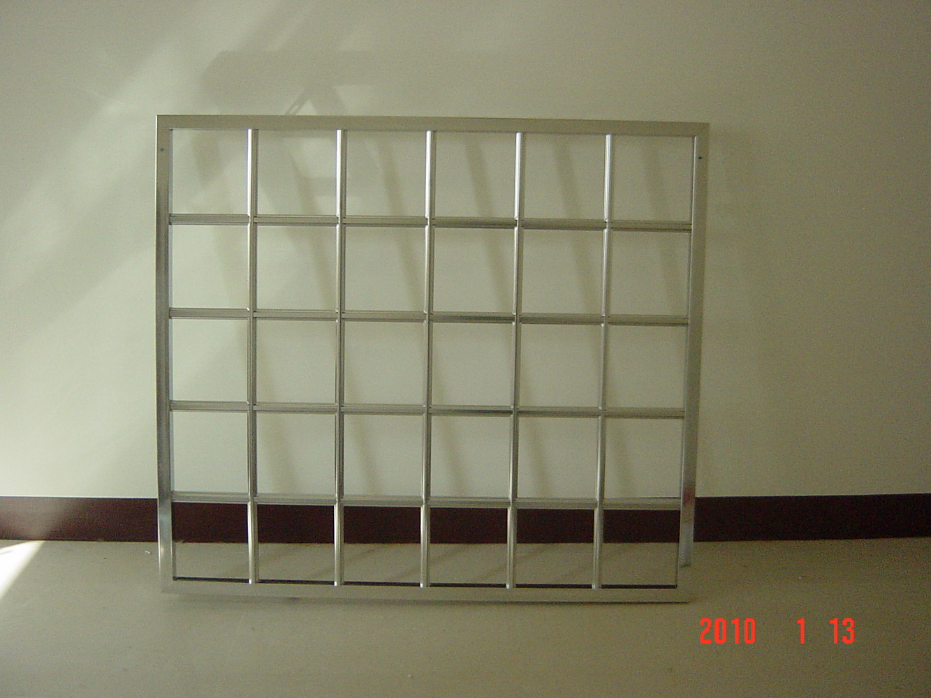 梅花管防盜窗(施工前)