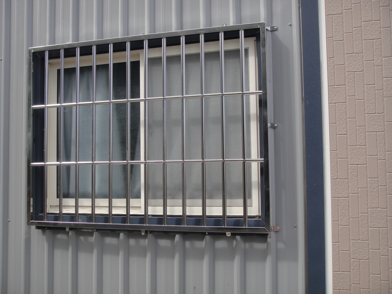 不銹鋼防盜窗(外釘)