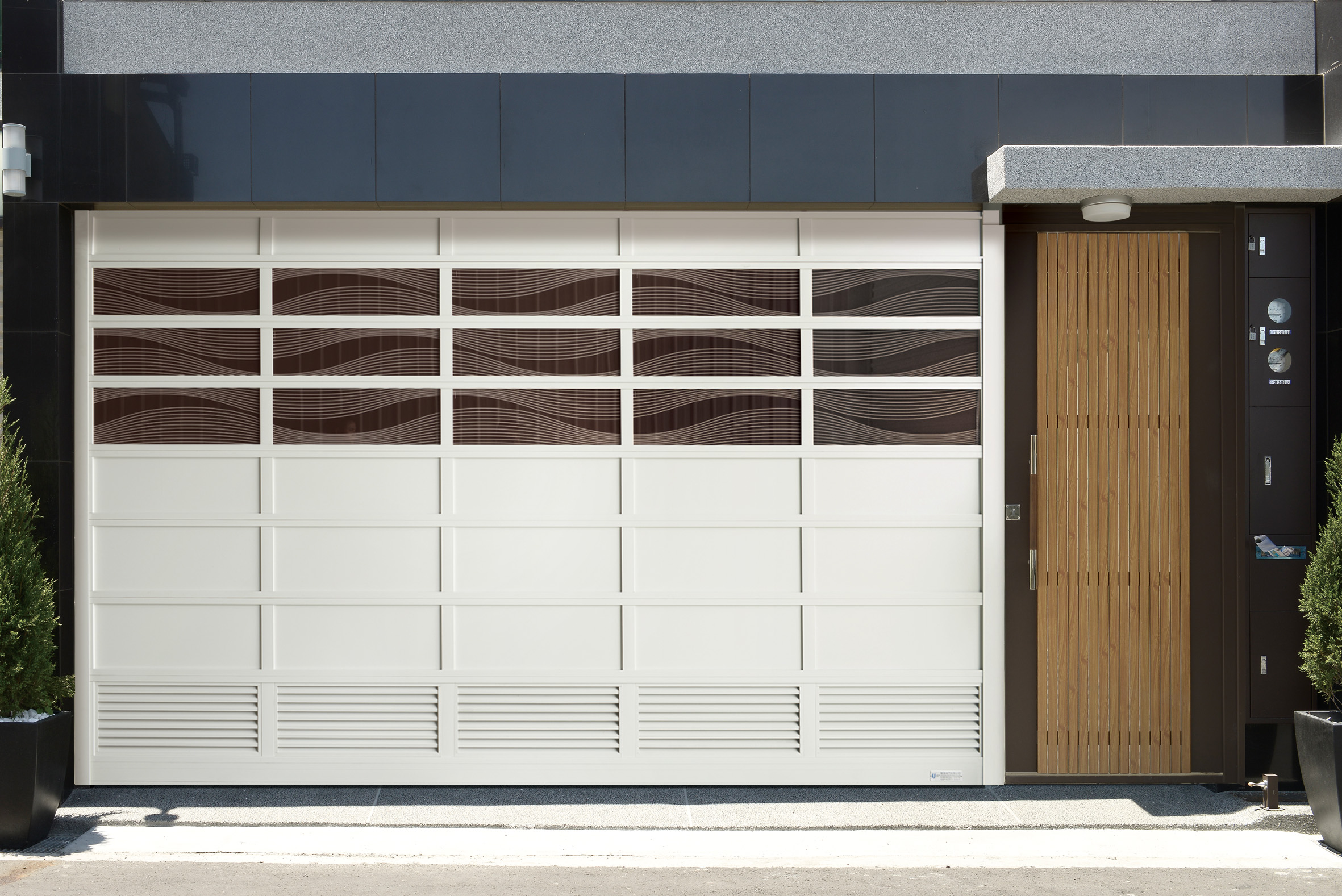 全開連動式小門