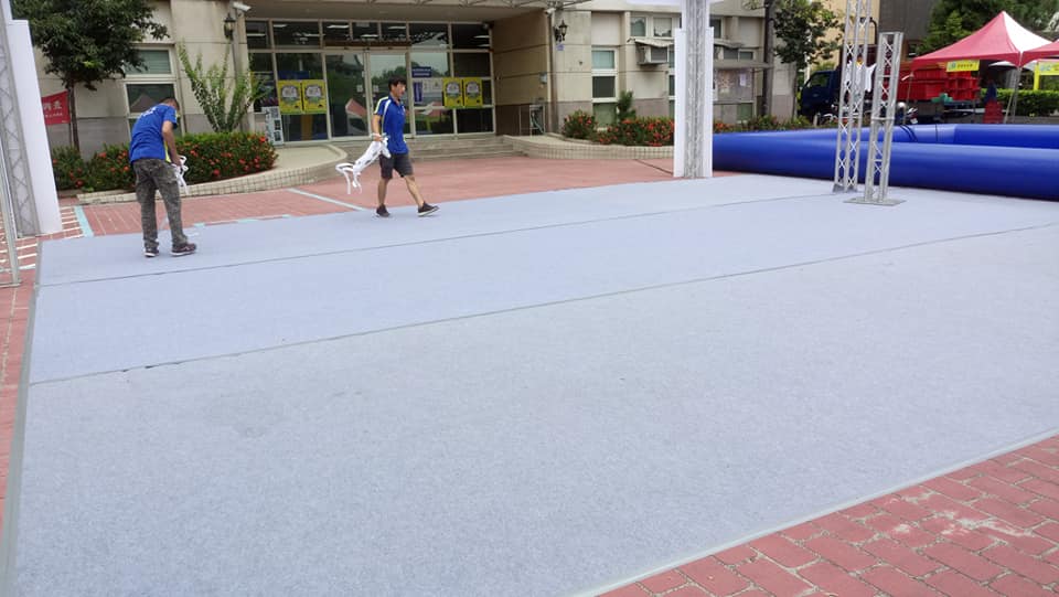 童玩節戶外地毯鋪設02