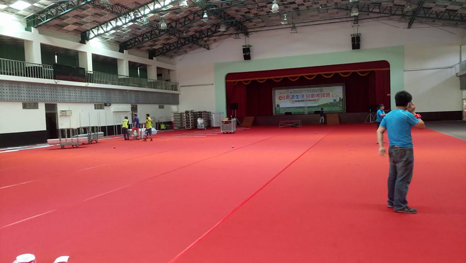 台南就業博覽會紅地毯鋪設01