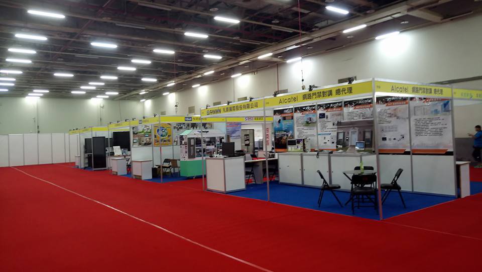 台中世貿電信展地毯鋪設02