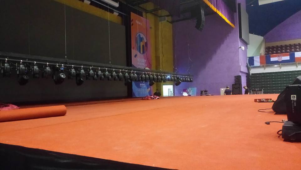 洲際活動舞台地毯鋪設01