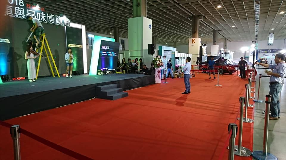南港世貿車展地毯鋪設04