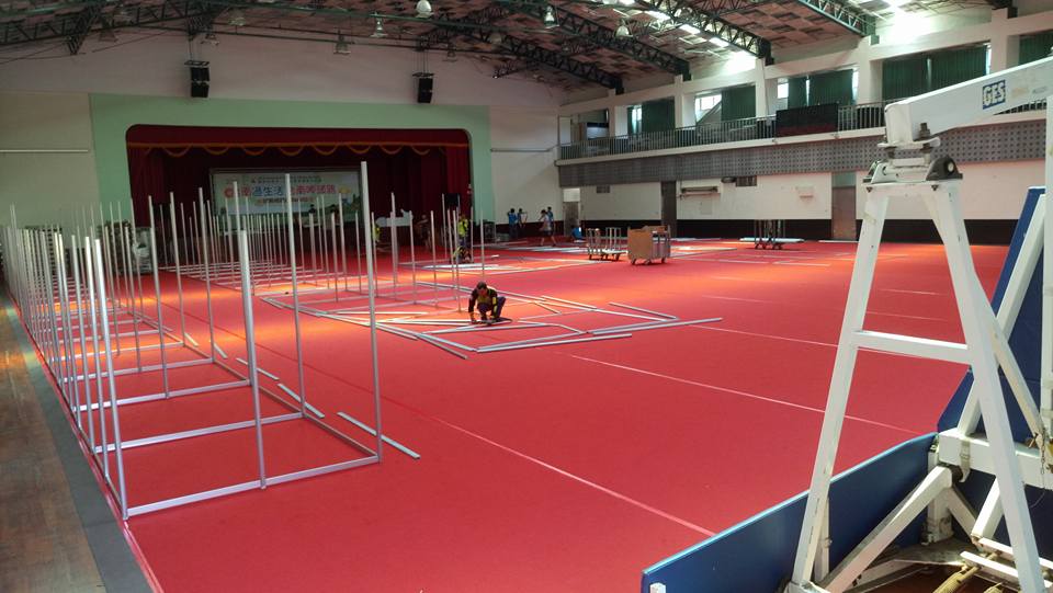 台南就業博覽會紅地毯鋪設03