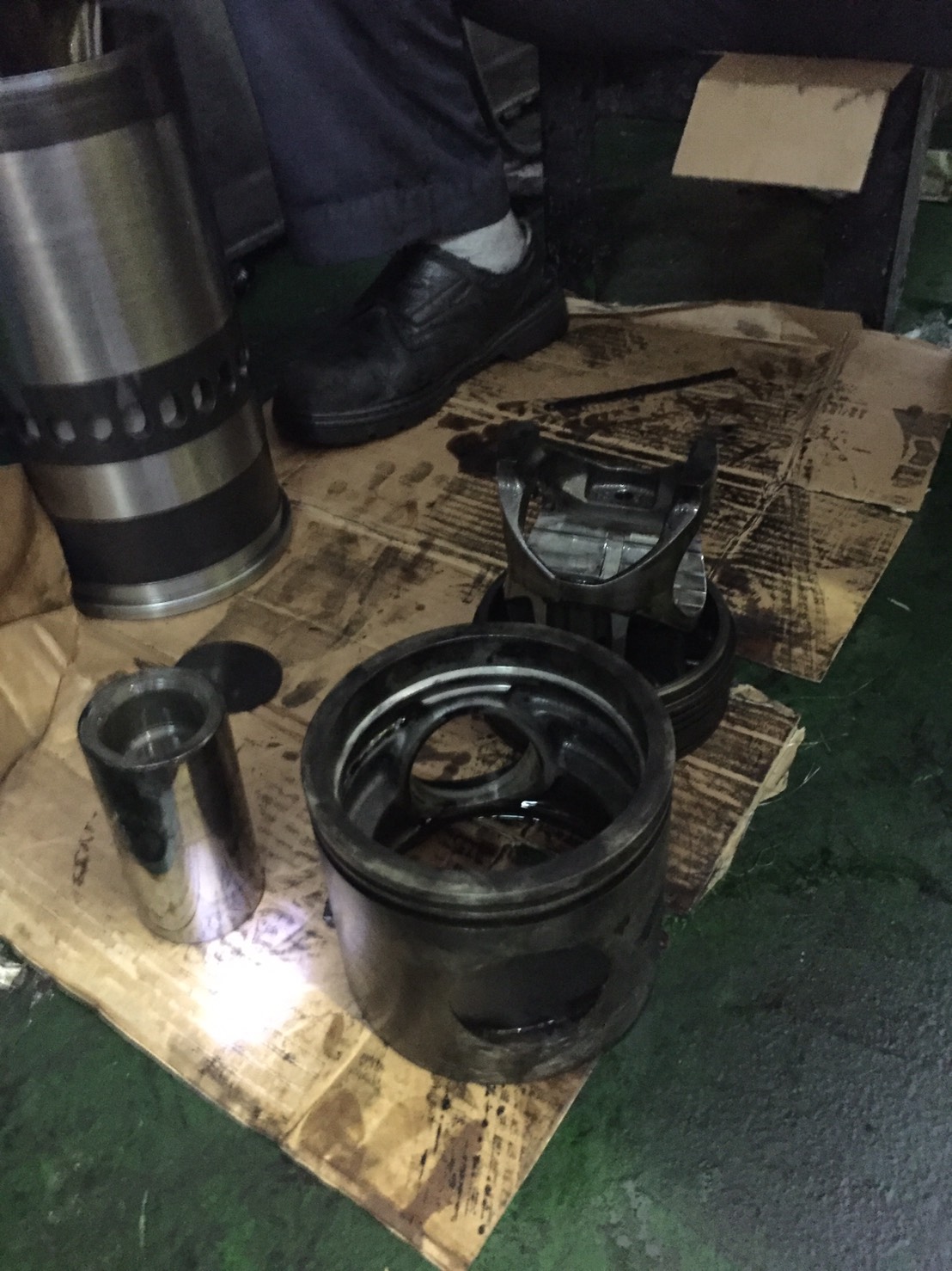 發電機漏油檢修(121)