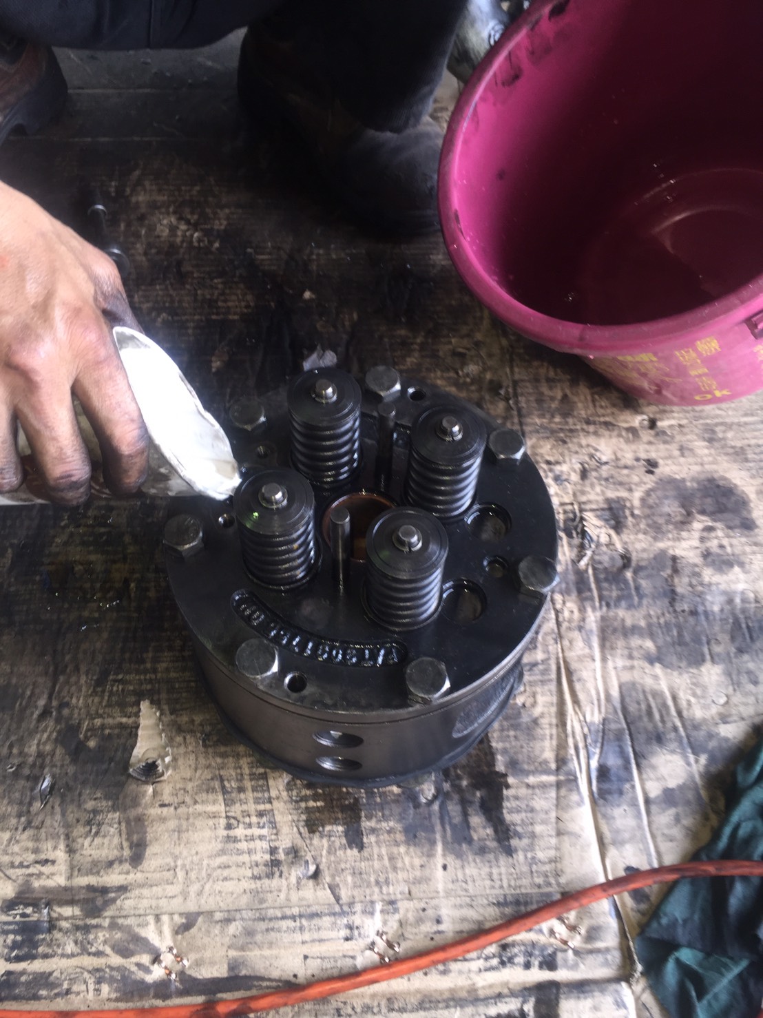 發電機漏油檢修(92)