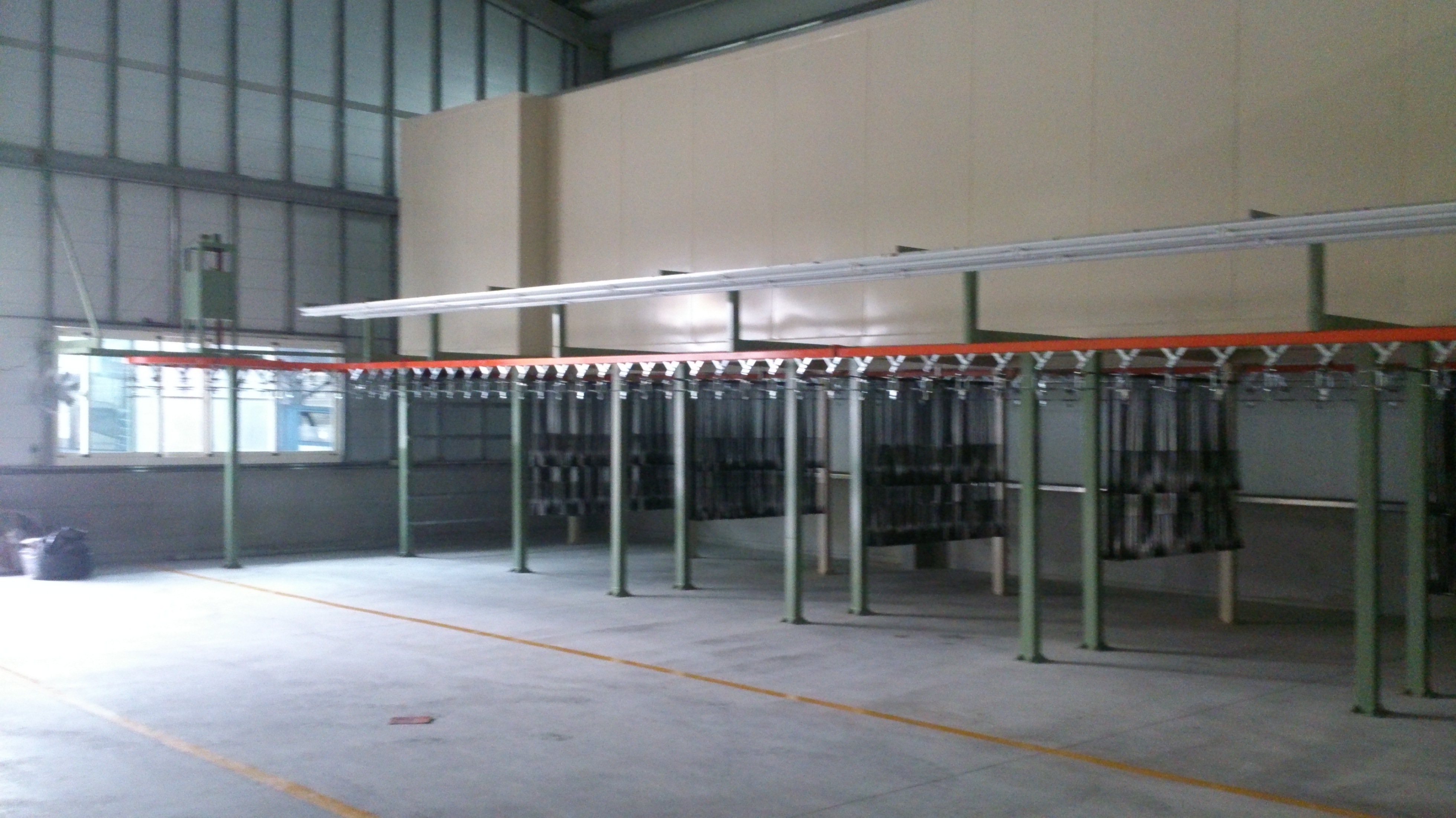 懸掛式烤漆設備