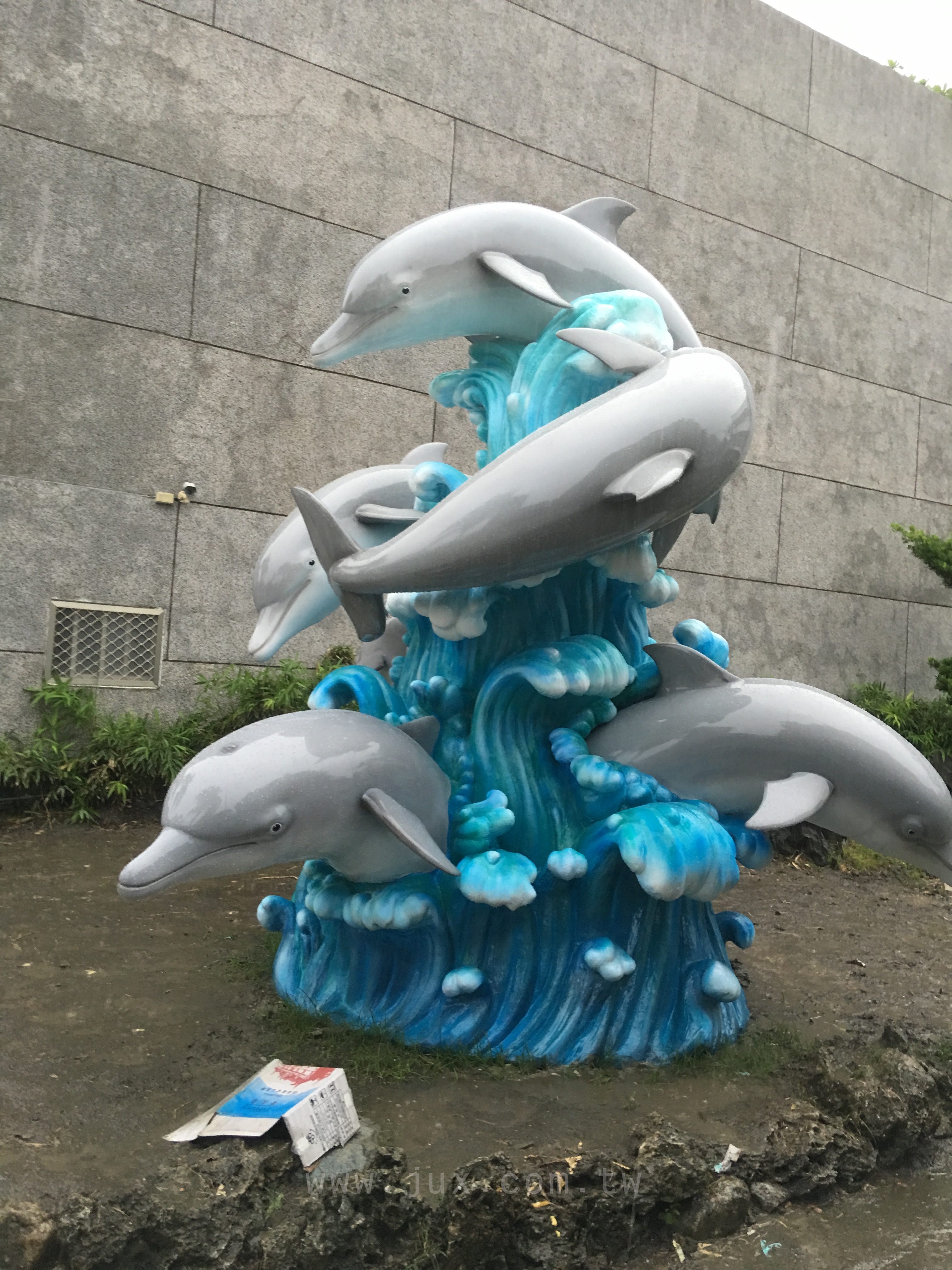 海豚戲水