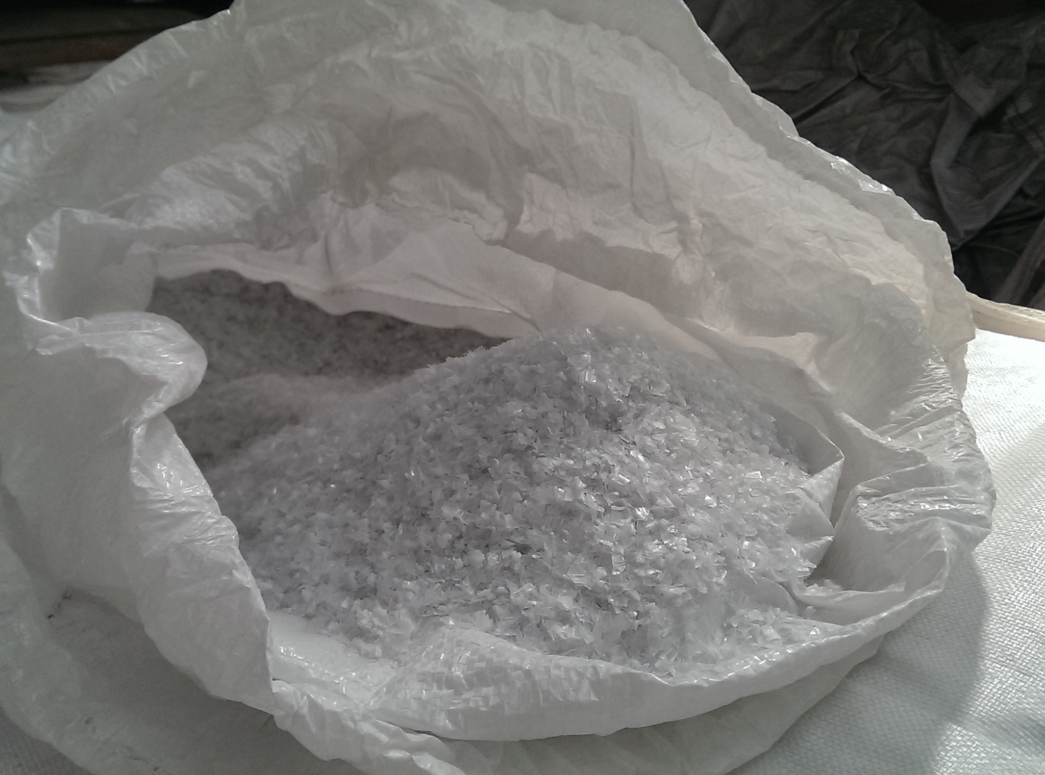 塑膠廢料回收-白空瓶粉碎料