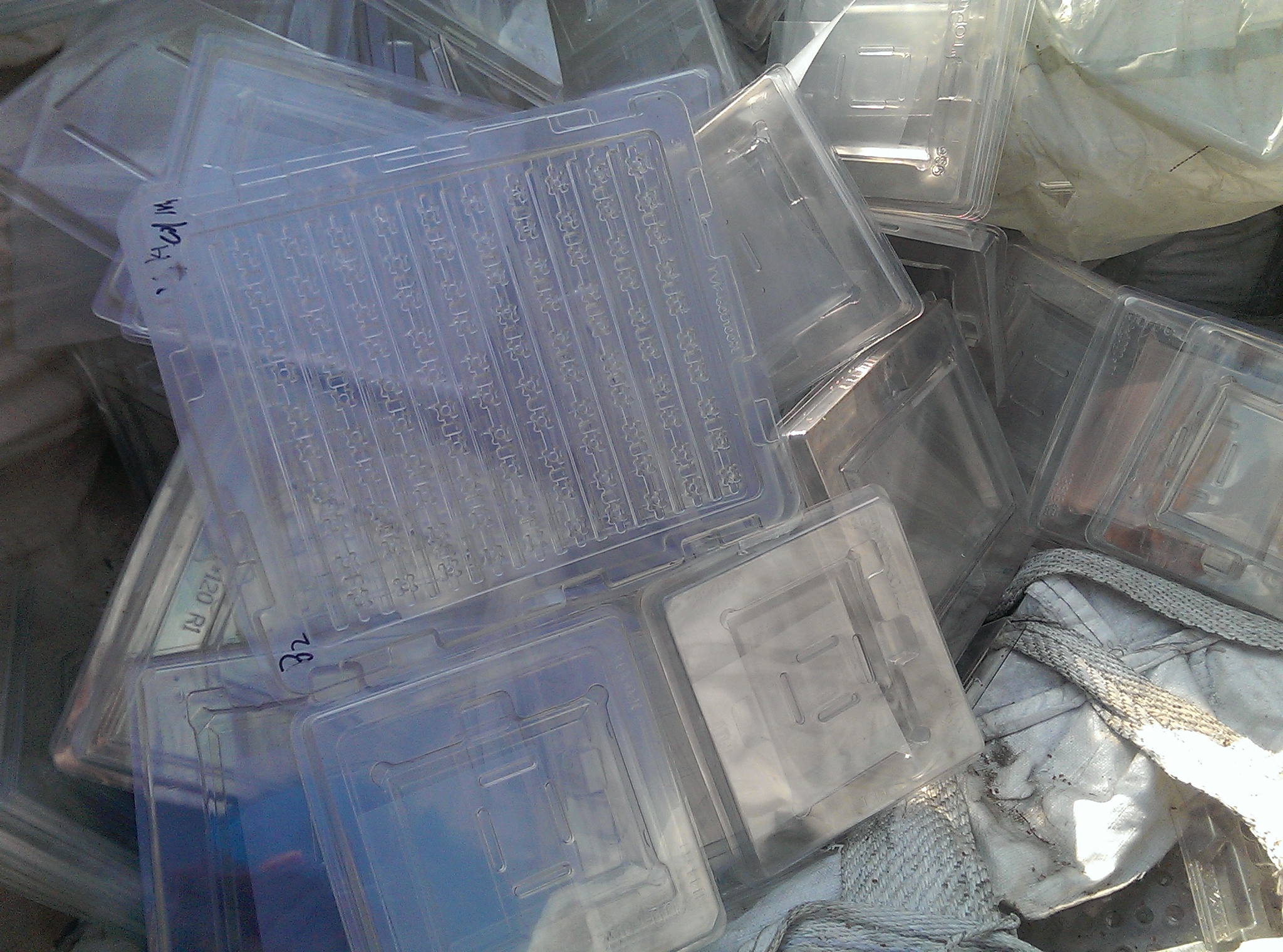 塑膠廢料回收-PET料盤-1