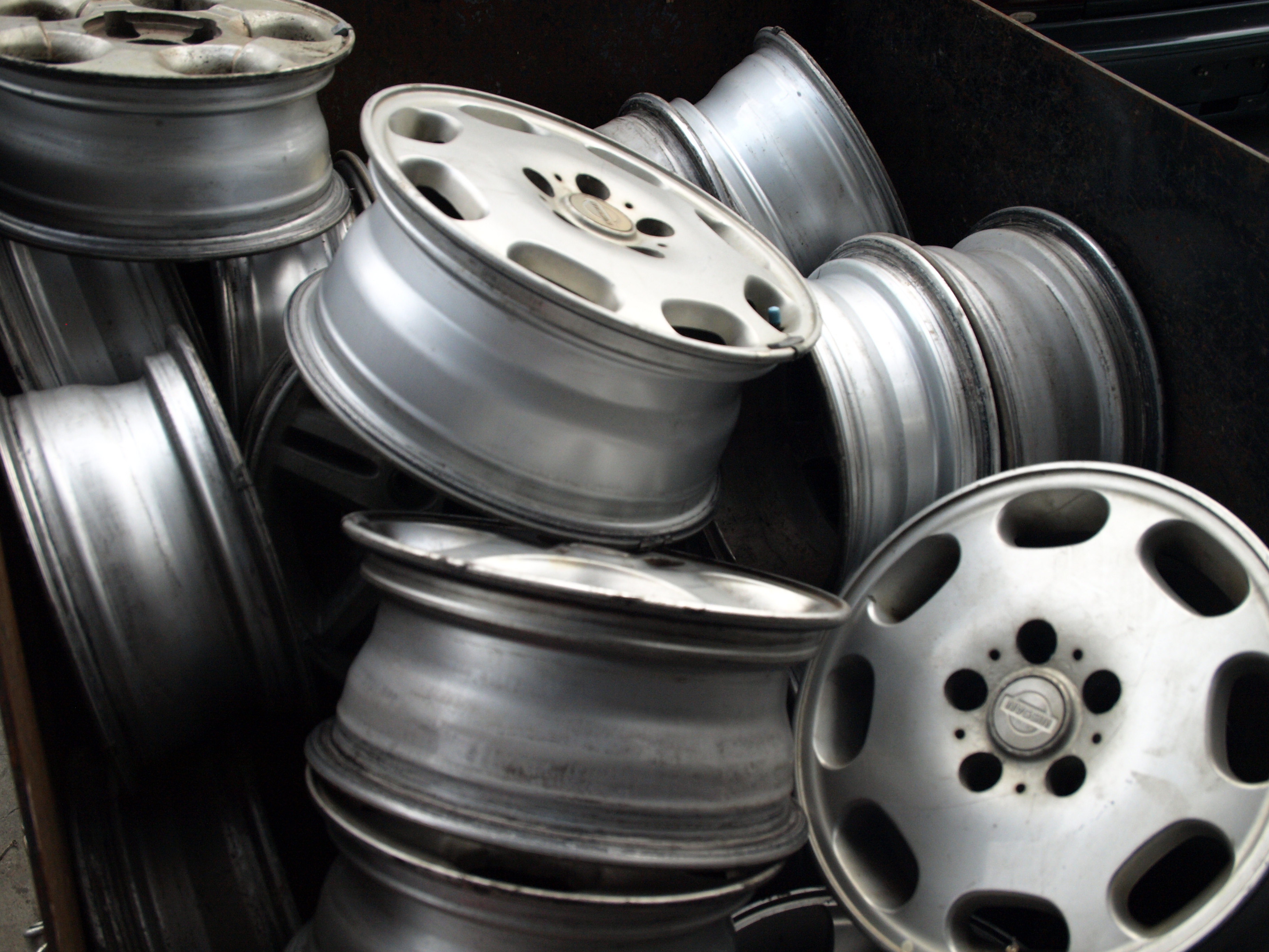 二手汽車零件-輪圈