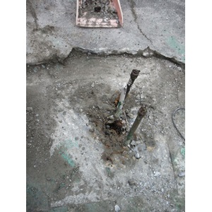 丈量位置挖開施工