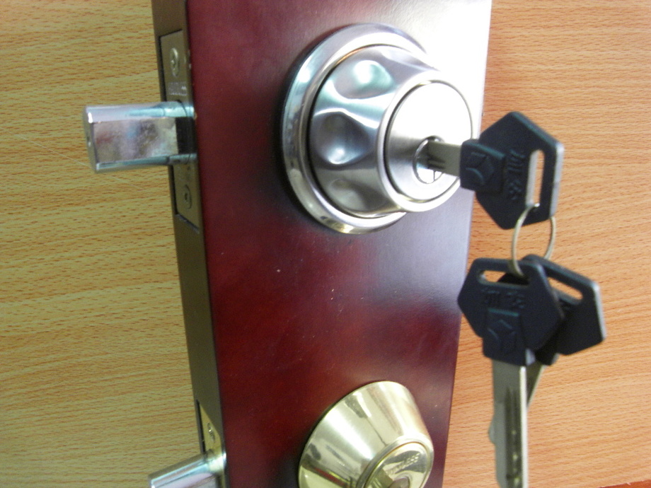 卡巴空轉輔助鎖