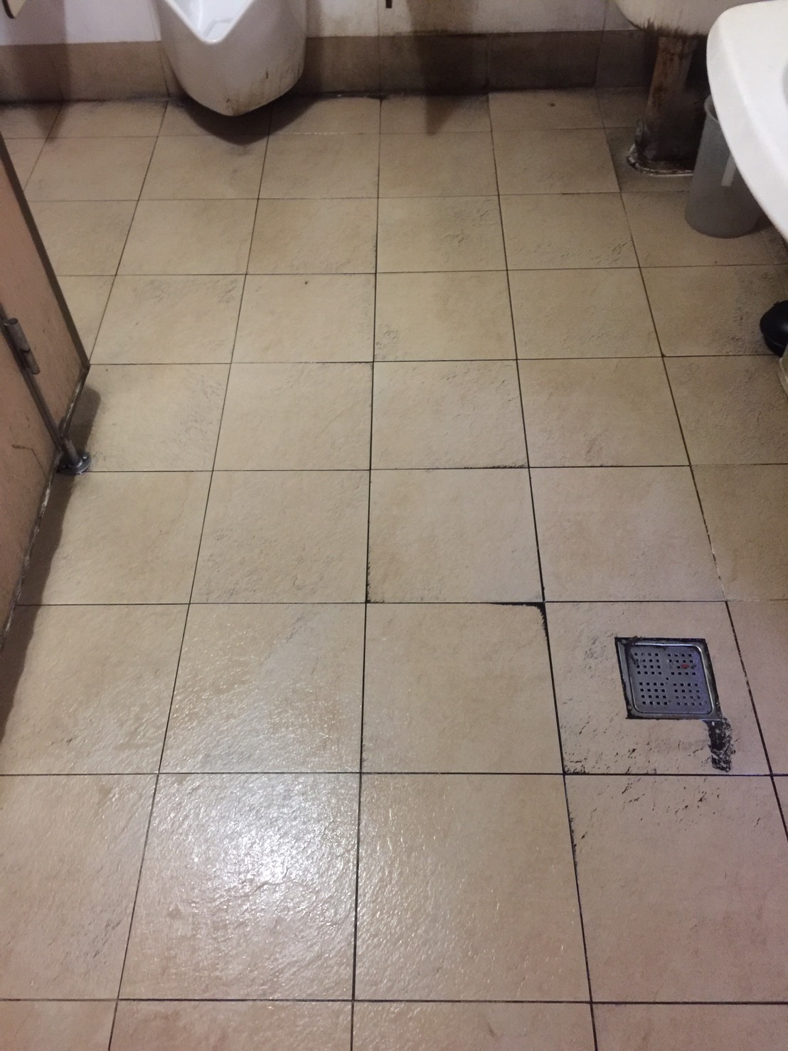 廁所地磚清洗後