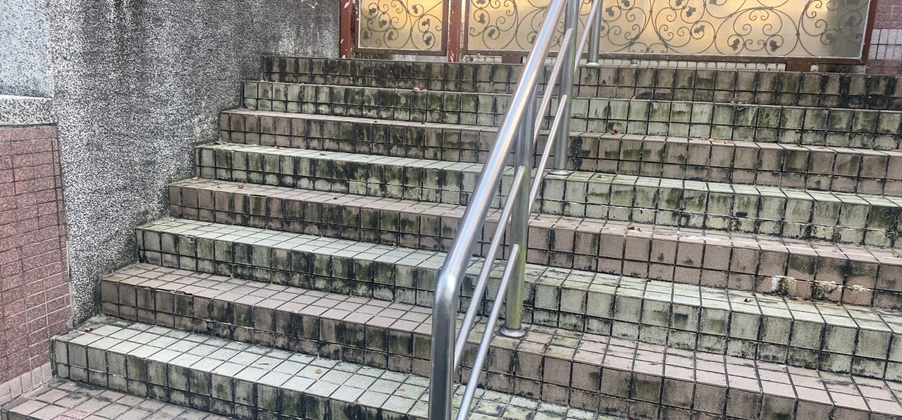 室外磁磚施作前