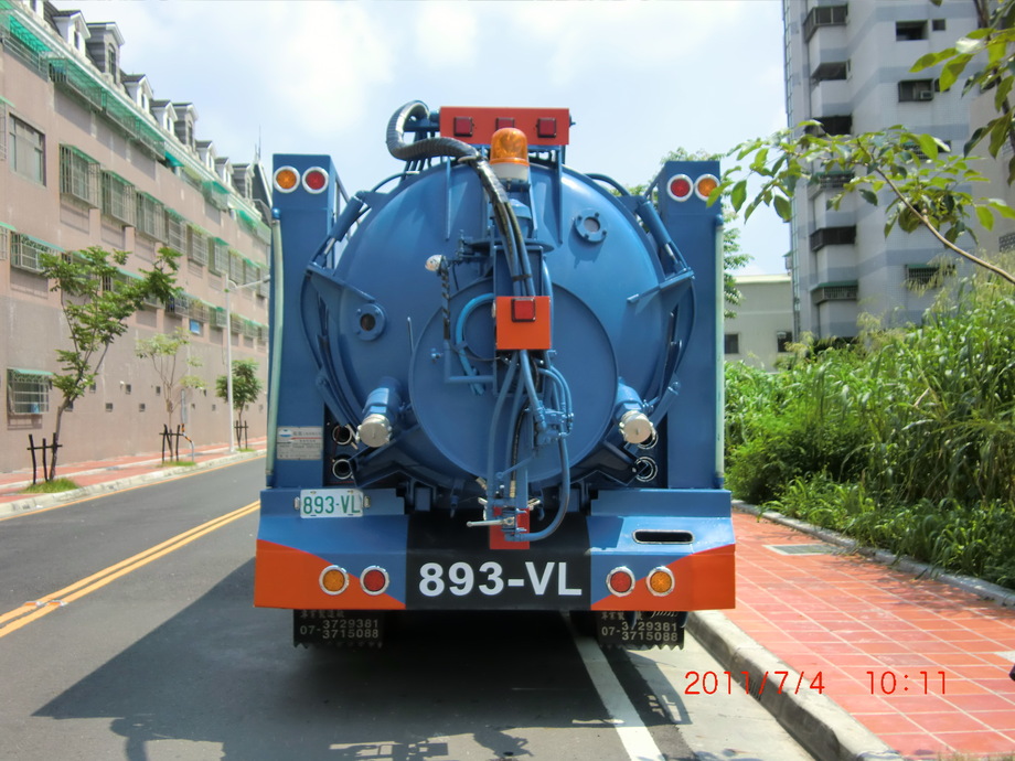 15噸沖吸兩用清溝車