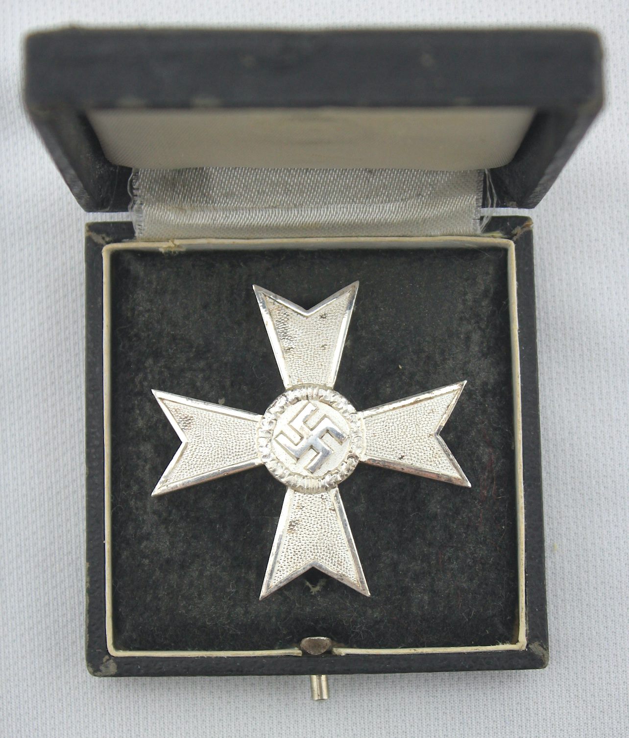 盒裝文職一級戰功十字獎章