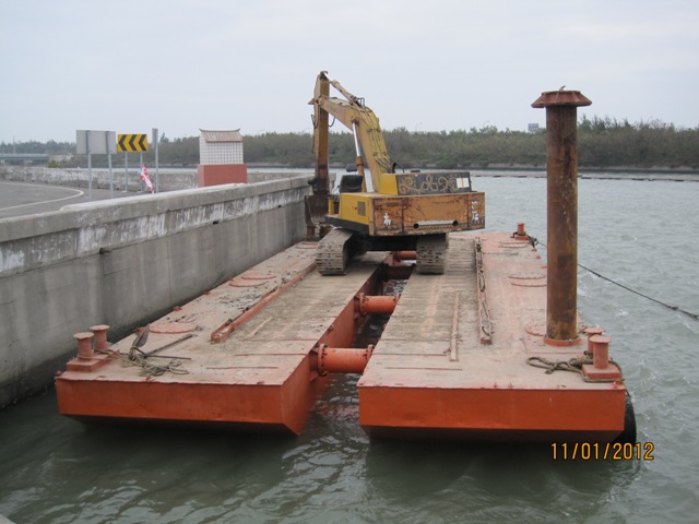 平台船組裝完成