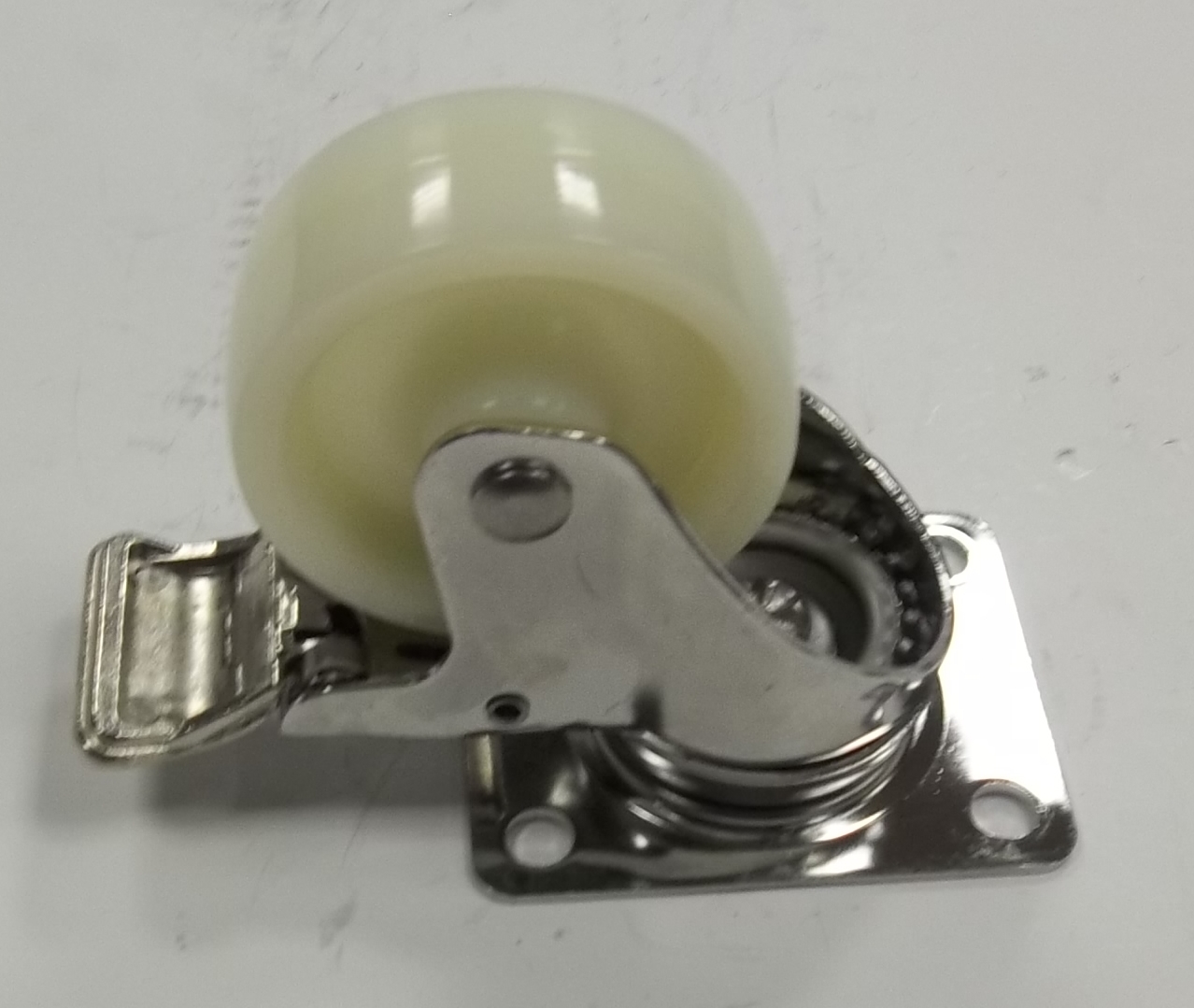 05-3尼龍四角中型剎車輪-白鐵