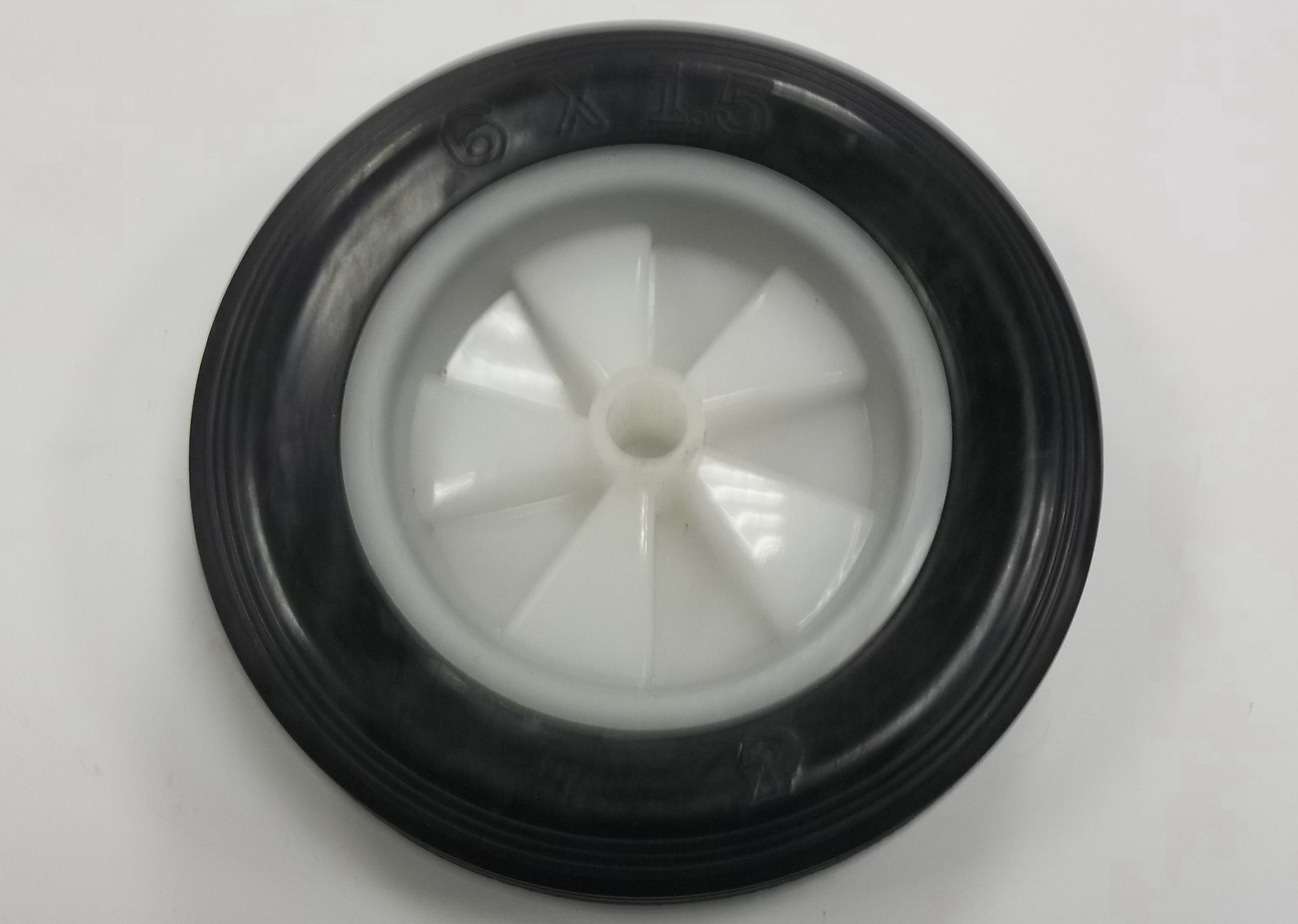 07-6x1.5正心直紋白塑殼橡膠輪4分孔