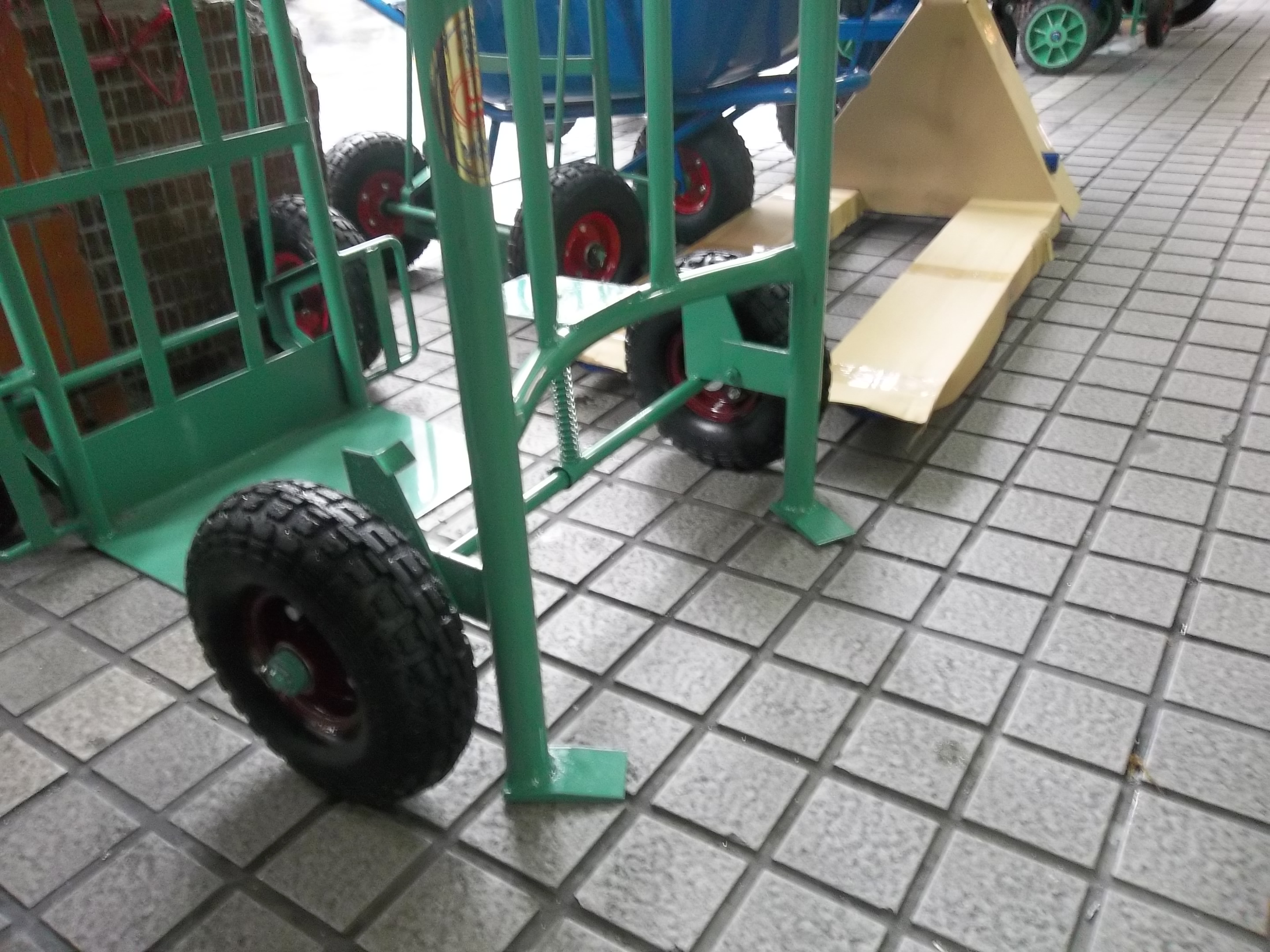 12-油桶車-附10硬輪